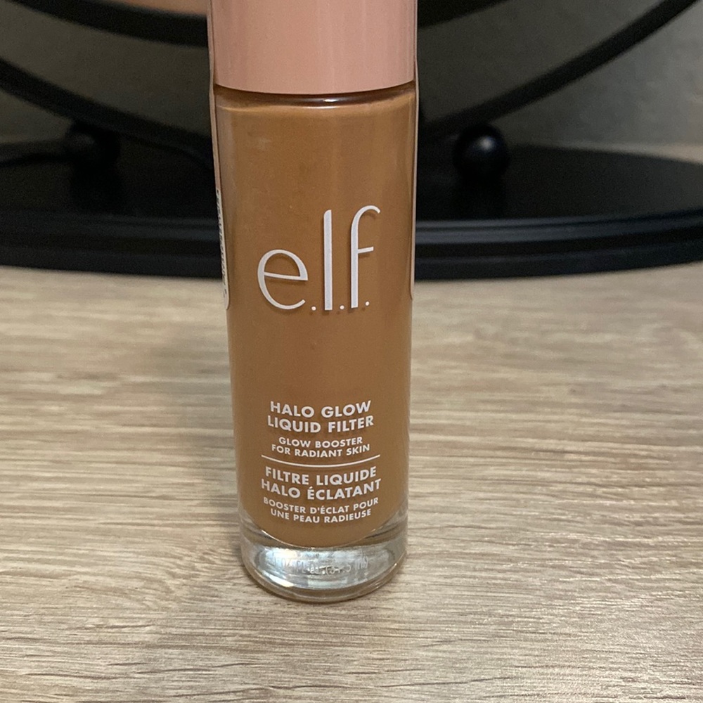 e.l.f. Halo Glow Liquid Filter Medium4
